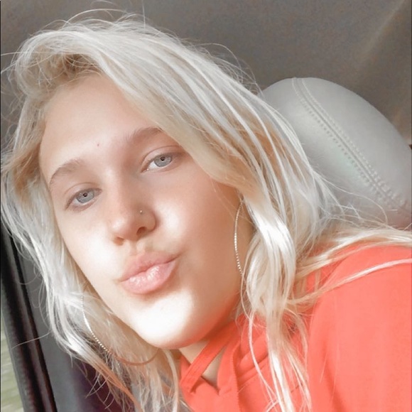 Meet your Posher, Anna - Picture 1 of 1